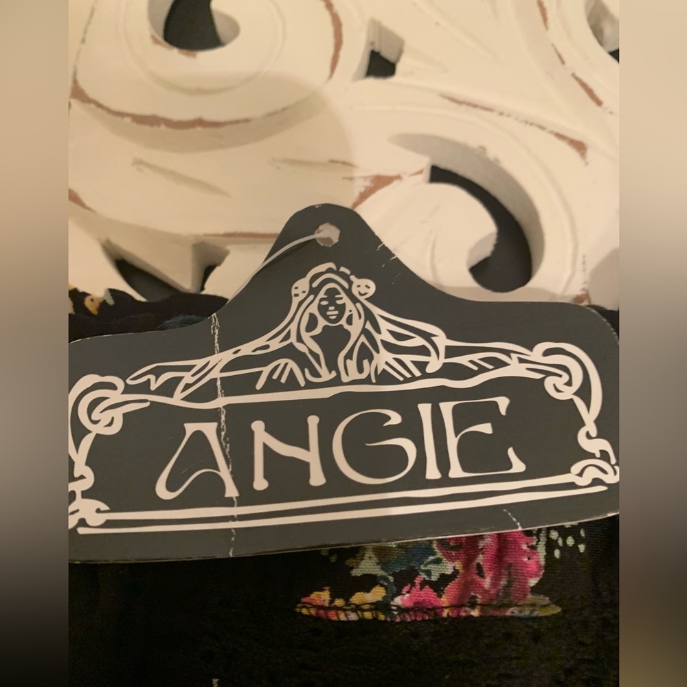 Angie Black Floral Off Shoulder Romper with Tie Waist size M - Picture 3 of 3